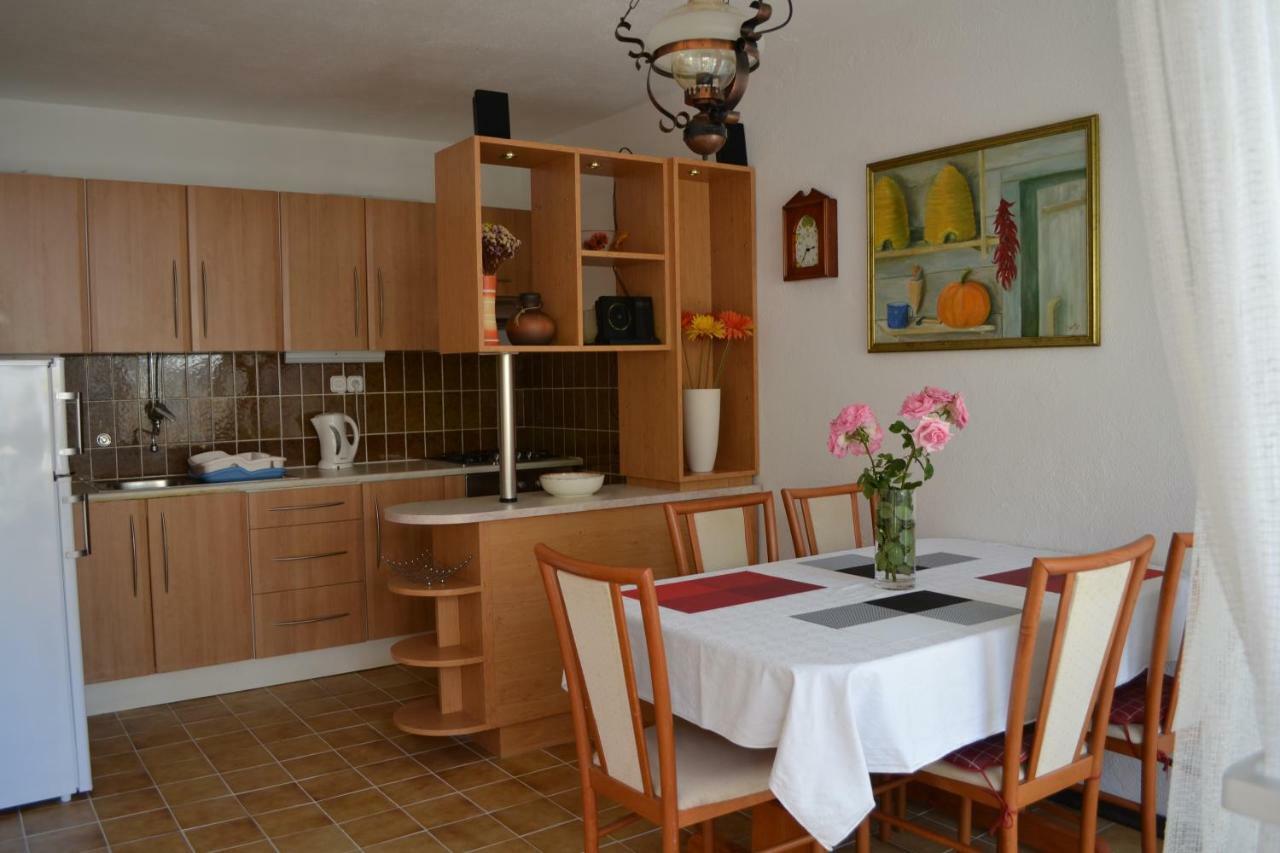 Apartment Jade Vodice Buitenkant foto
